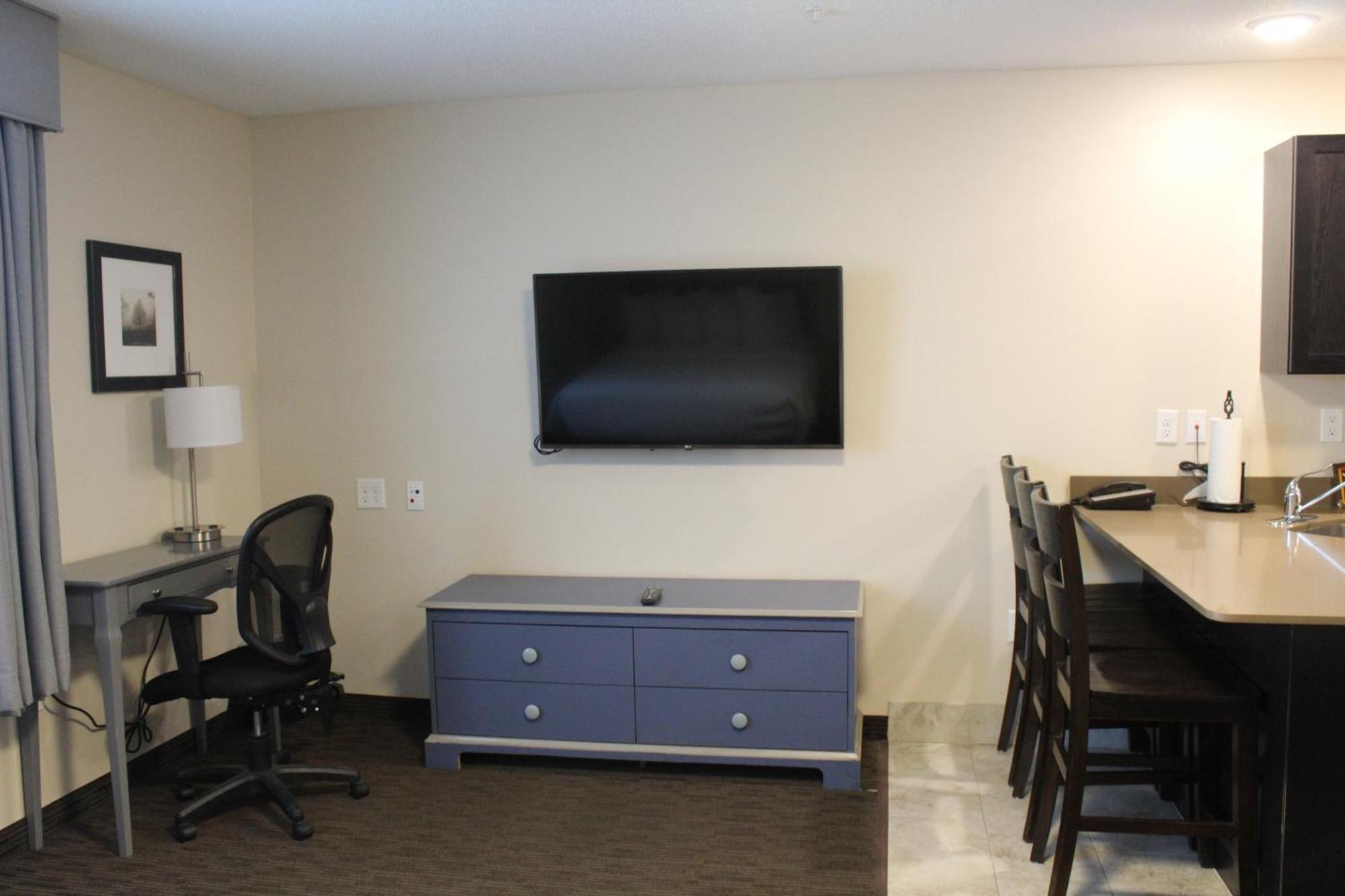 Independence Stay Long Term And Suites Marinette Exterior photo